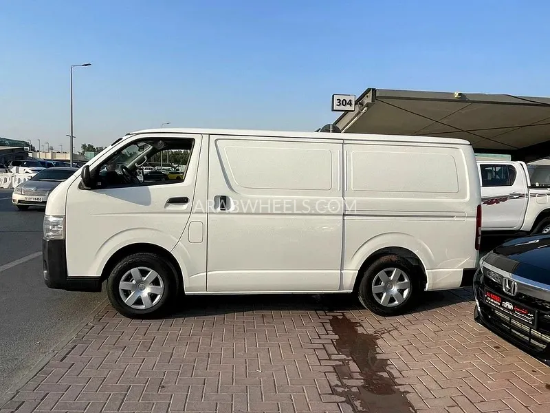 تويوتا هايس 2020 for Sale in الشارقة Image-4