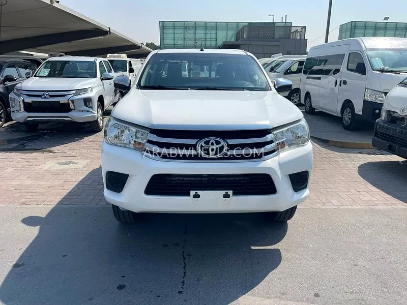 Toyota Hilux 2021 for Sale in Sharjah Image-2