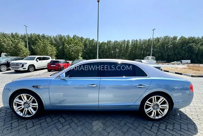 Bentley Flying Spur 2017 for Sale in Sharjah Image-6