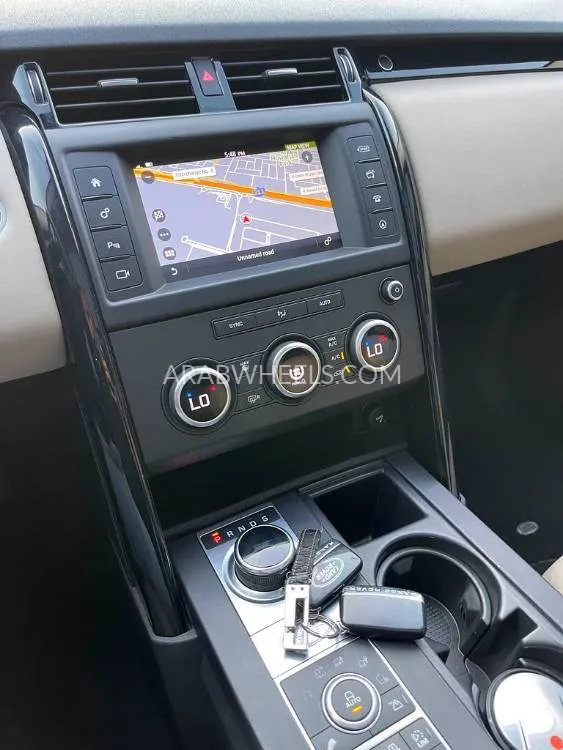 لاند روفر ديسكفري 2017 for Sale in الشارقة Image-16