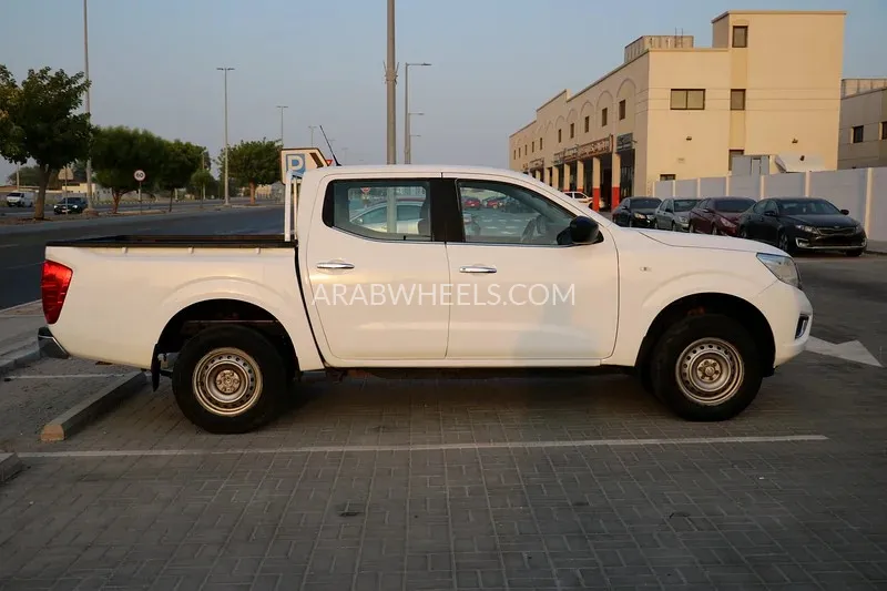 Nissan Navara 2022 for Sale in Abu Dhabi Image-3