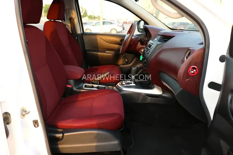 Nissan Navara 2022 for Sale in Abu Dhabi Image-15
