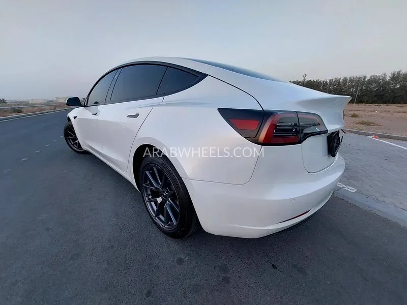 Tesla Model 3 2021 for Sale in Sharjah Image-9