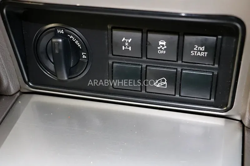 Toyota Land Cruiser Prado 2019 for Sale in Abu Dhabi Image-19