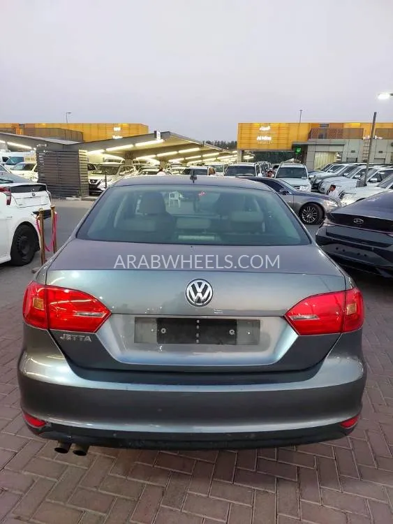 Volkswagen Jetta 2013 for Sale in Sharjah Image-8