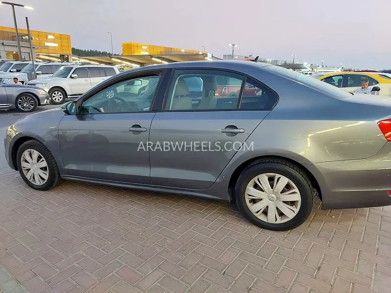 Volkswagen Jetta 2013 for Sale in Sharjah Image-12