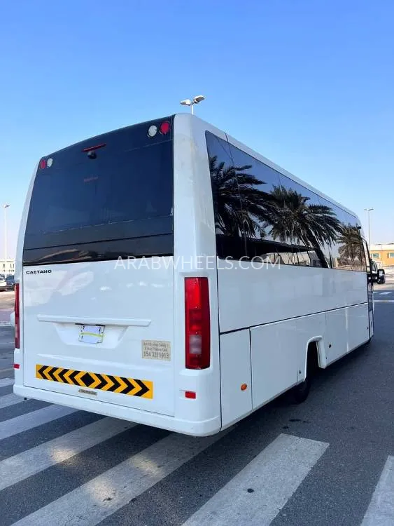 Iveco Daily 2017 for Sale in Sharjah Image-3