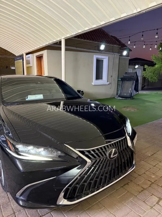 Lexus ES 2023 for Sale in Al Ain Image-7