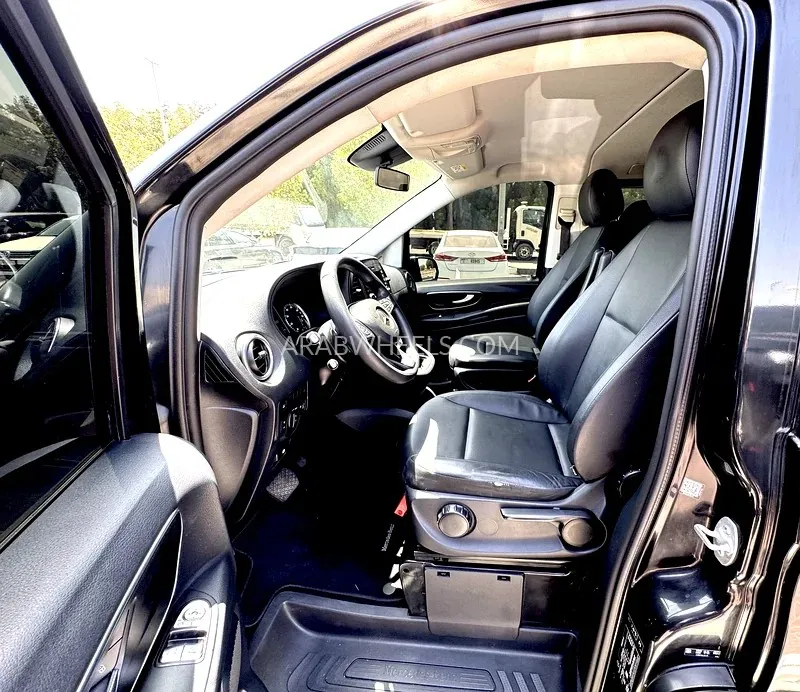 Mercedes Benz V Class 2019 for Sale in Sharjah Image-20