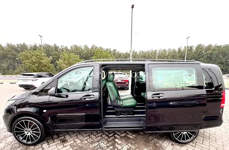 Mercedes Benz Vito 2019 for Sale in Sharjah Image-9