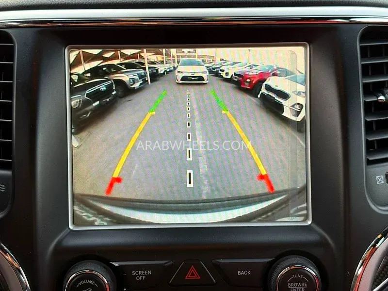 Jeep Grand Cherokee 2015 for Sale in Sharjah Image-16