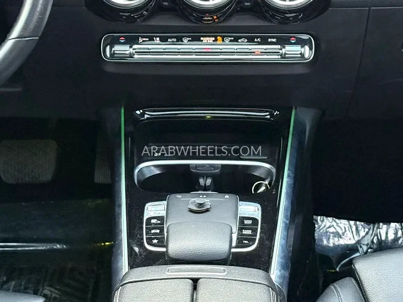 Mercedes Benz GLB 2020 for Sale in Sharjah Image-15