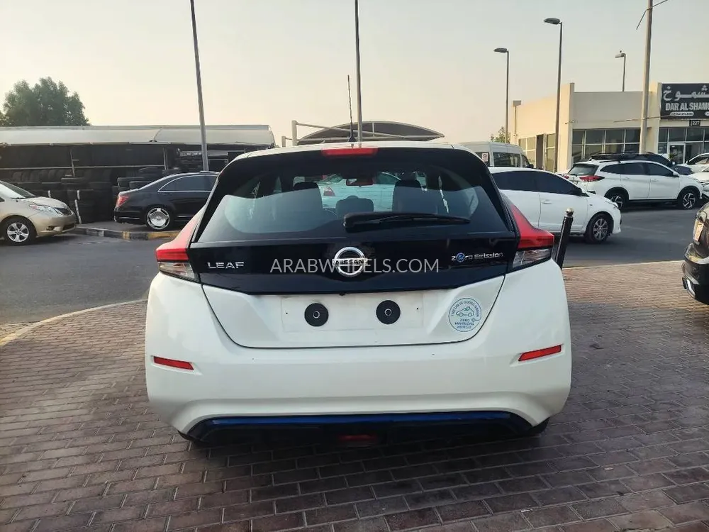 Nissan Leaf 2020 for Sale in Sharjah Image-5