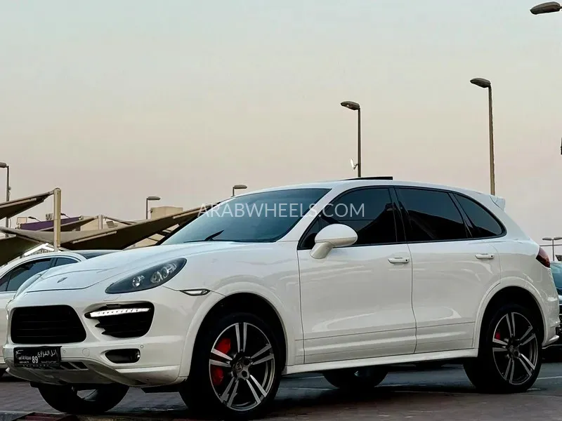 Porsche Cayenne 2014 for Sale in Sharjah Image-2