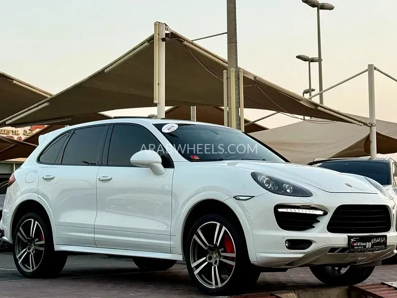 Porsche Cayenne 2014 for Sale in Sharjah Image-3