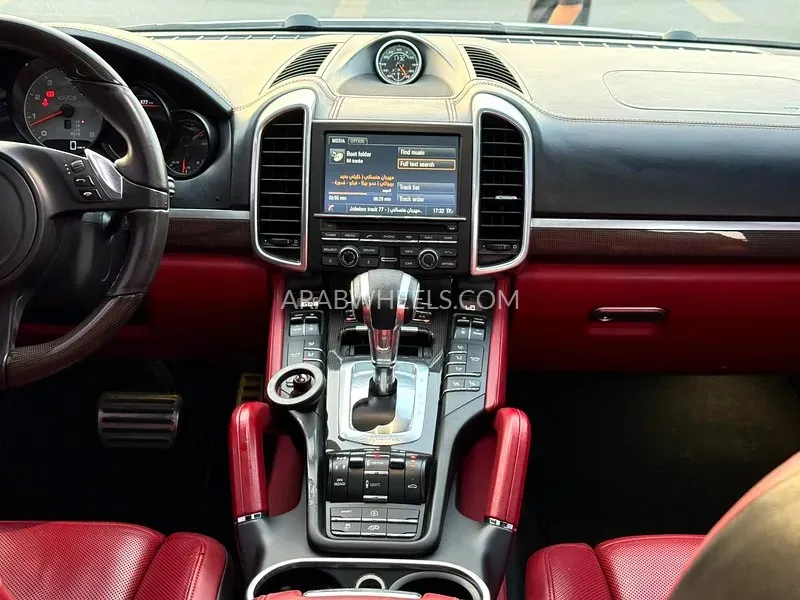 Porsche Cayenne 2014 for Sale in Sharjah Image-17
