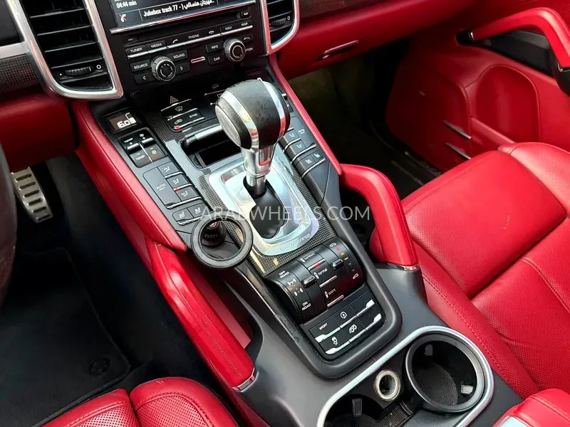 Porsche Cayenne 2014 for Sale in Sharjah Image-19