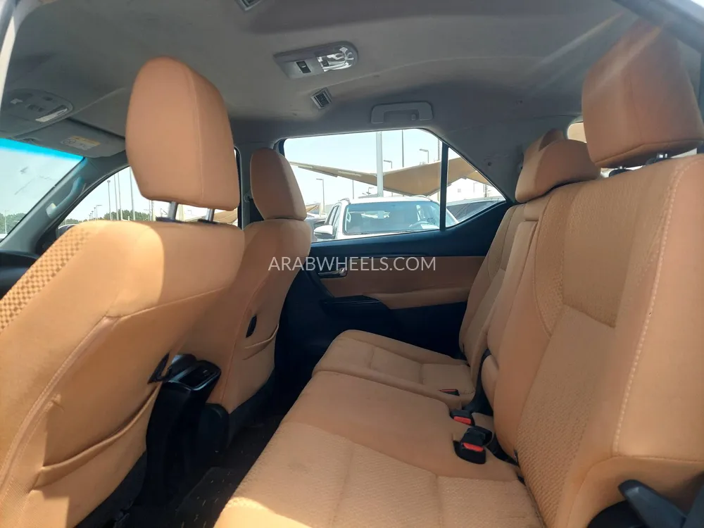 Toyota Fortuner 2020 for Sale in Sharjah Image-10