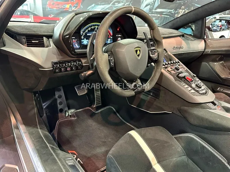Lamborghini Aventador 2020 for Sale in Dubai Image-3