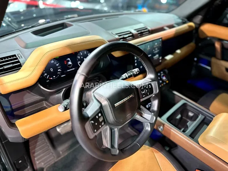 لاند روفر ديفندر 2024 for Sale in دبي Image-3