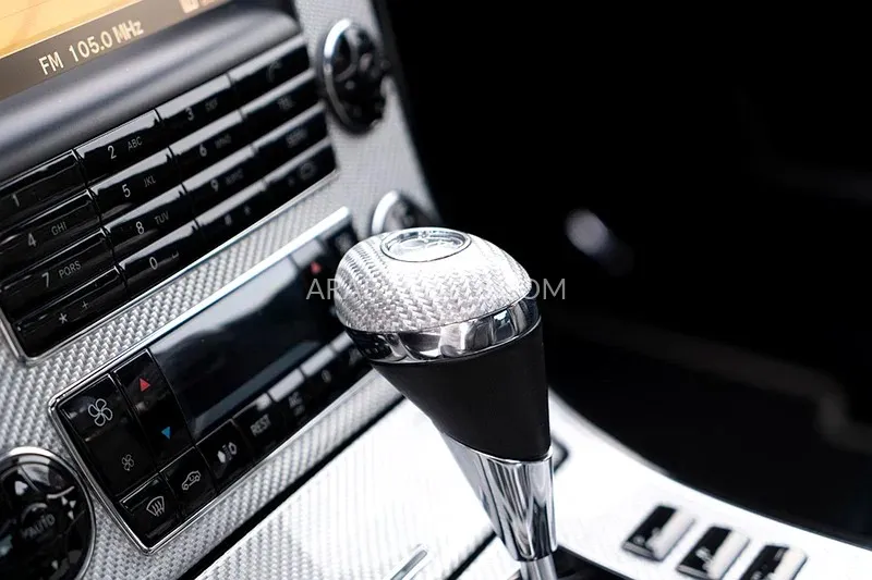 مايباخ 57 2012 for Sale in دبي Image-14