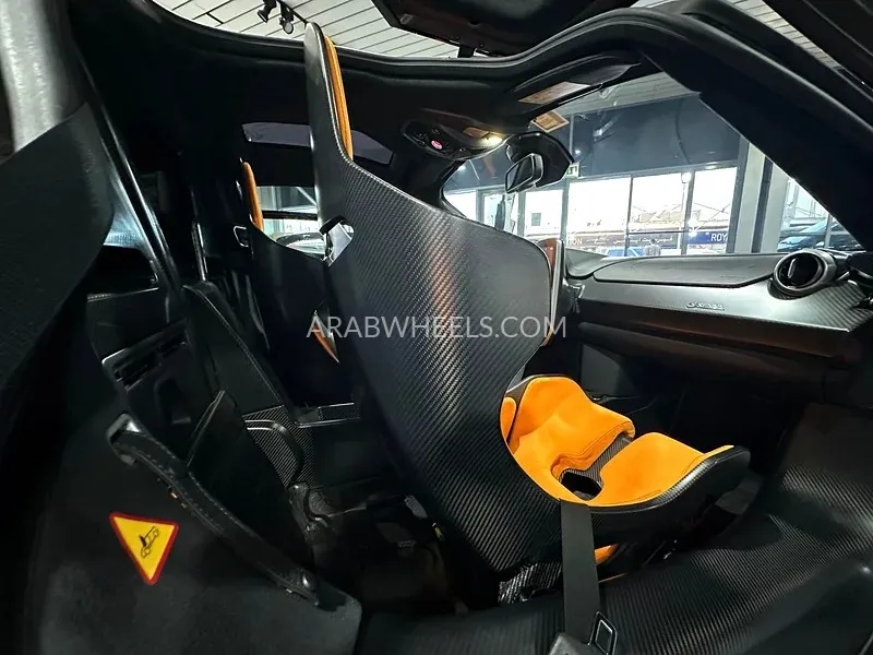 McLaren Senna 2019 for Sale in Dubai Image-9