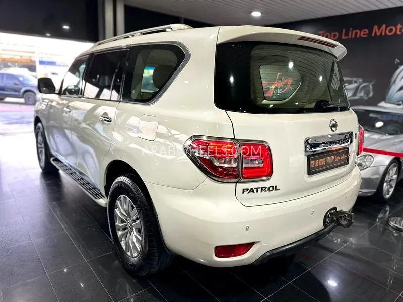 Nissan Patrol 2014 for Sale in Dubai Image-7