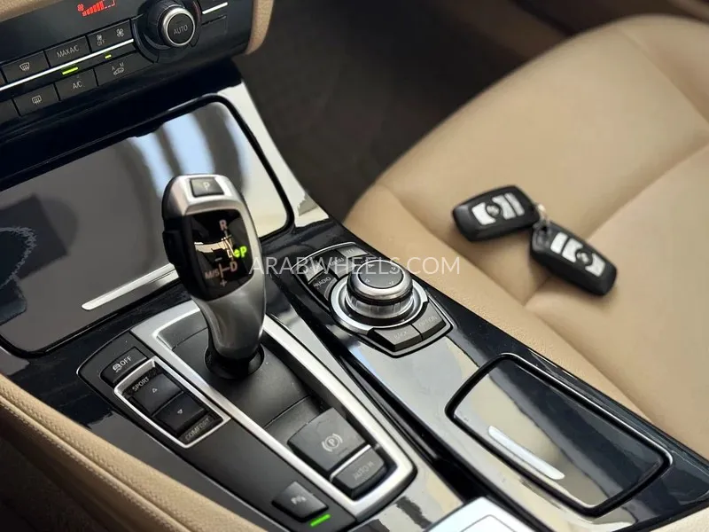BMW 5 series 2016 for Sale in Sharjah Image-16