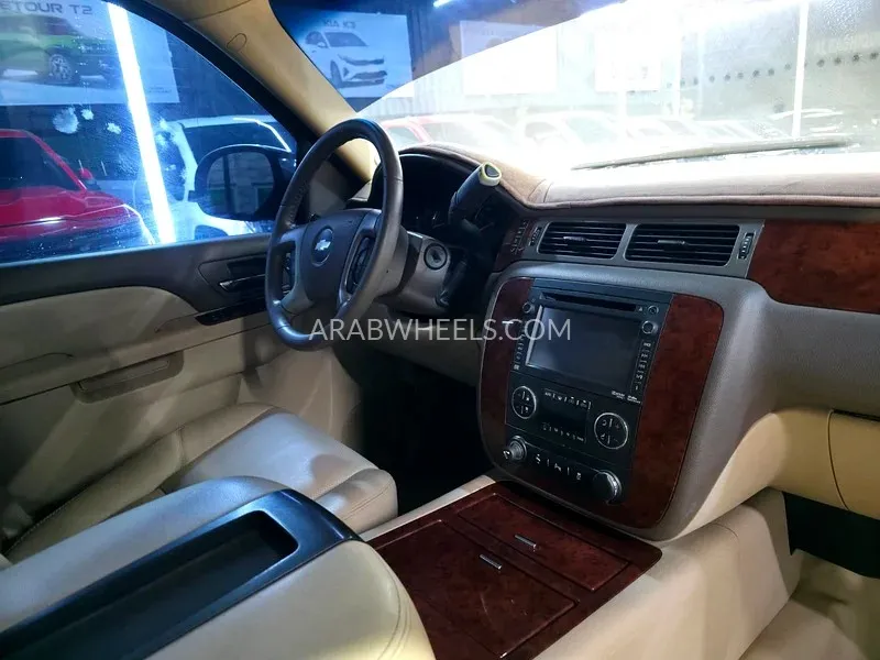 شيفروليه سوبربان 2014 for Sale in عجمان Image-9