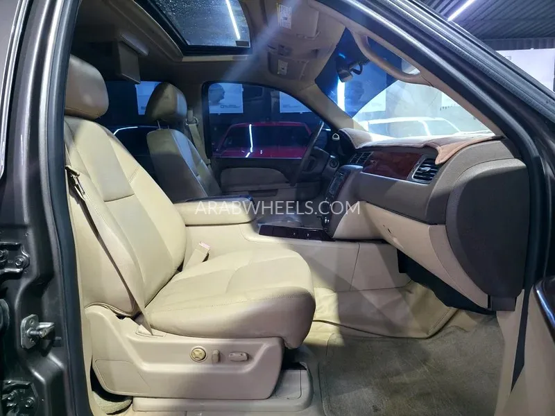 شيفروليه سوبربان 2014 for Sale in عجمان Image-10