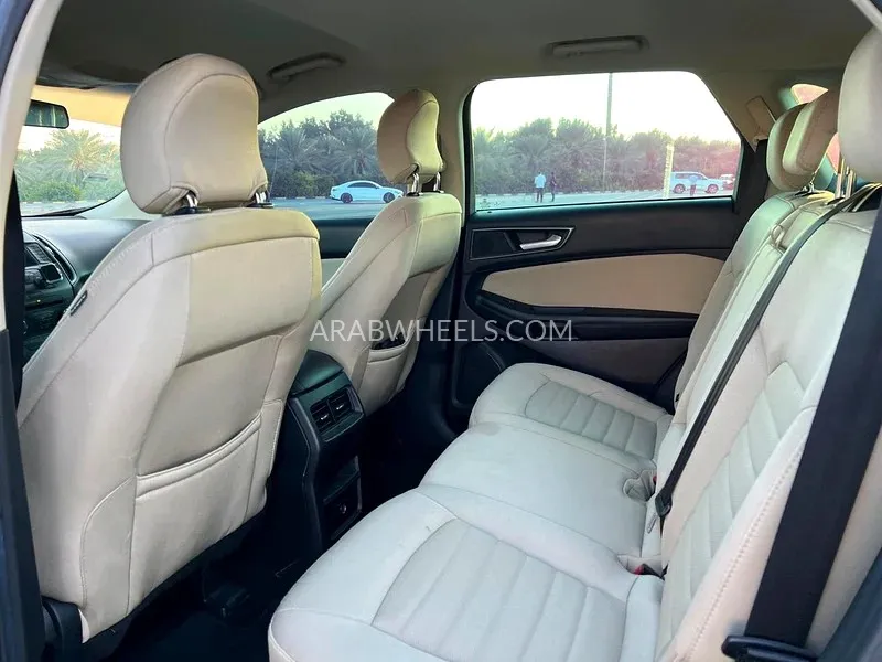 Ford Edge 2016 for Sale in Sharjah Image-9