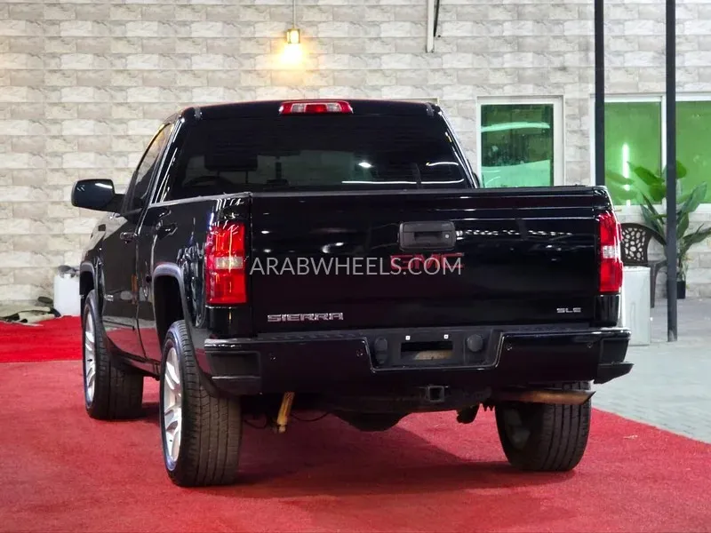 GMC Sierra 2018 for Sale in Ajman Image-4
