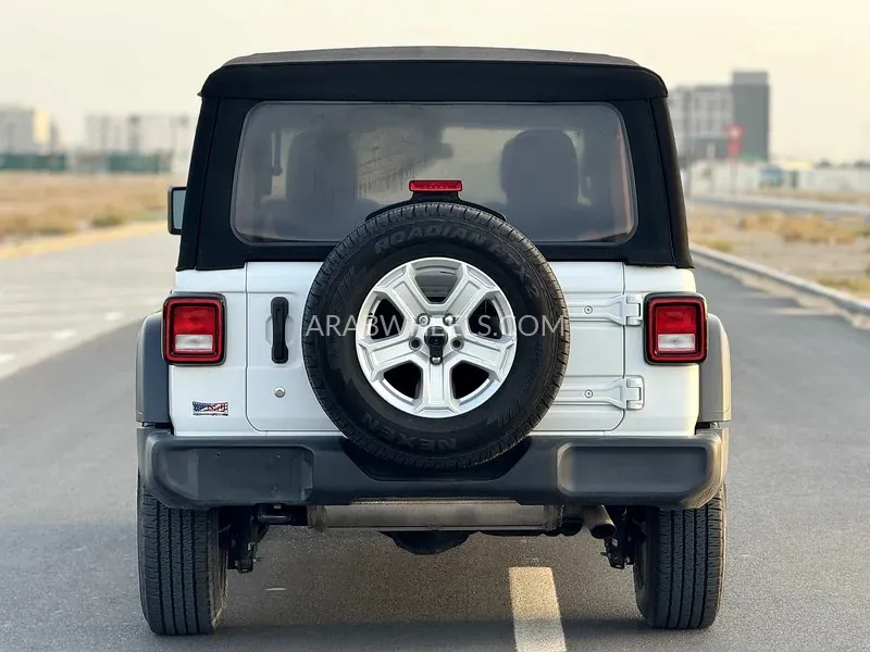 Jeep Wrangler 2019 for Sale in Sharjah Image-4