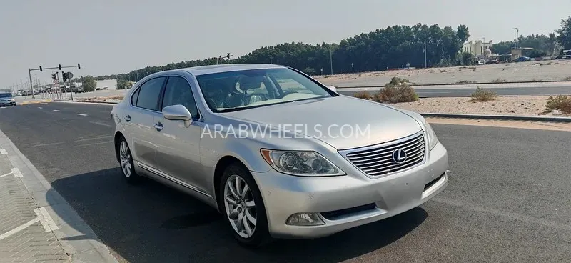 Lexus LS 2009 for Sale in Sharjah Image-2