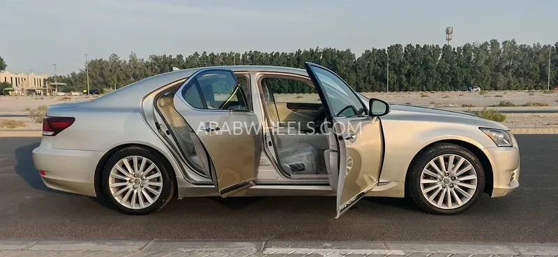 Lexus LS 2013 for Sale in Sharjah Image-14