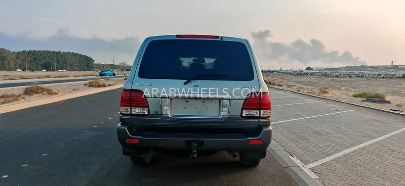 Lexus LX 2005 for Sale in Sharjah Image-5