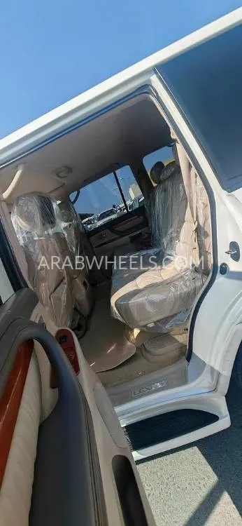 Lexus LX 2005 for Sale in Sharjah Image-10