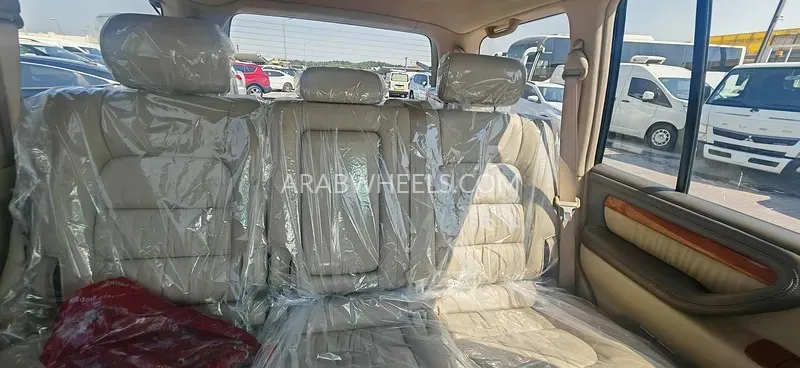Lexus LX 2005 for Sale in Sharjah Image-13