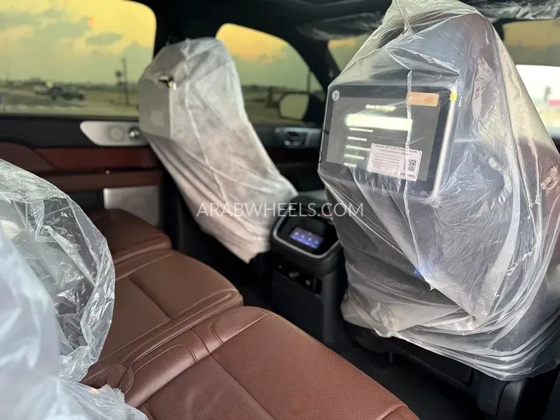 Lincoln Navigator 2024 for Sale in Sharjah Image-12