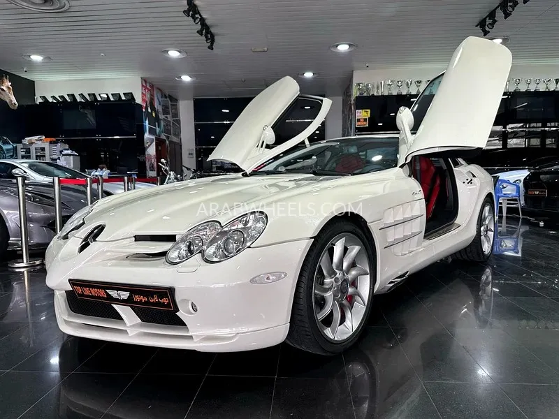 Mercedes Benz SLR 2005 for Sale in Dubai Image-2