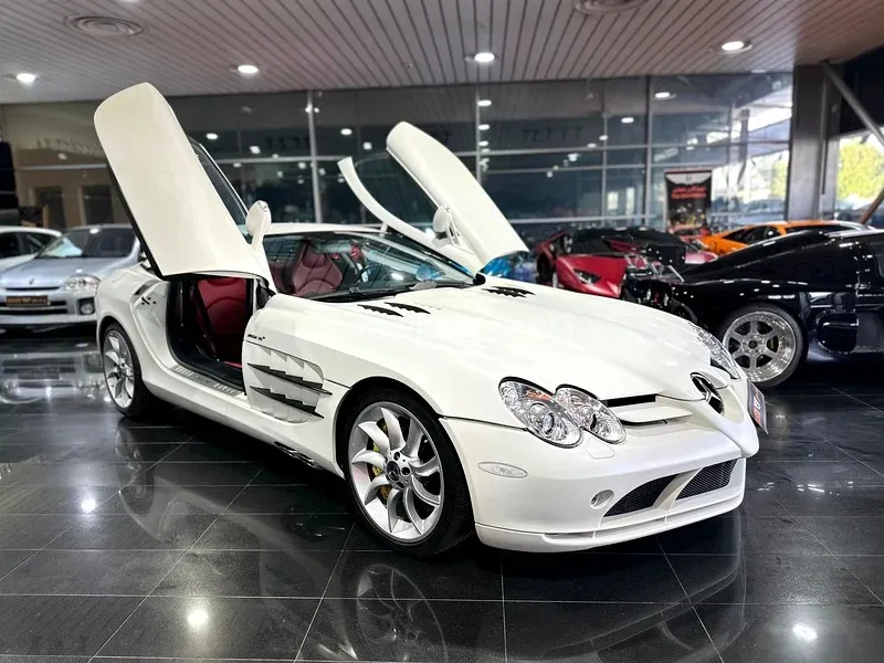 Mercedes Benz SLR 2006 for Sale in Dubai Image-2