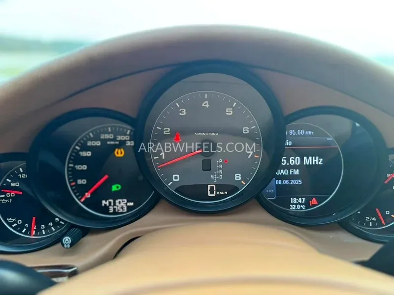 Porsche Panamera 2010 for Sale in Sharjah Image-8
