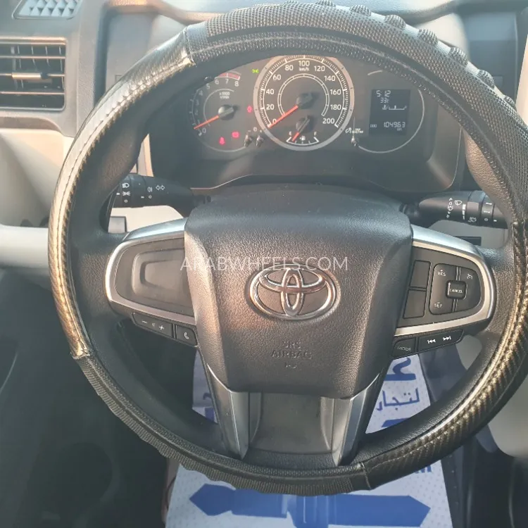 Toyota Hiace 2022 for Sale in Sharjah Image-2