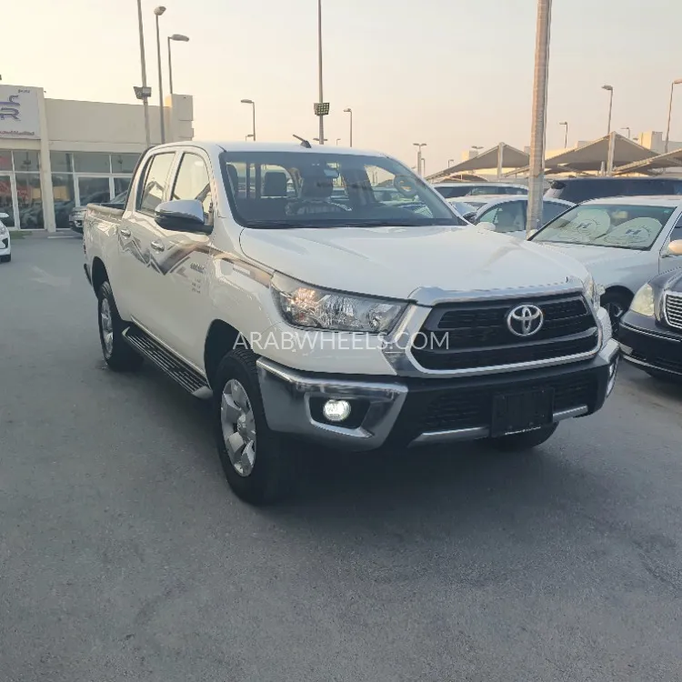Toyota Hilux 2024 for Sale in Sharjah Image-7
