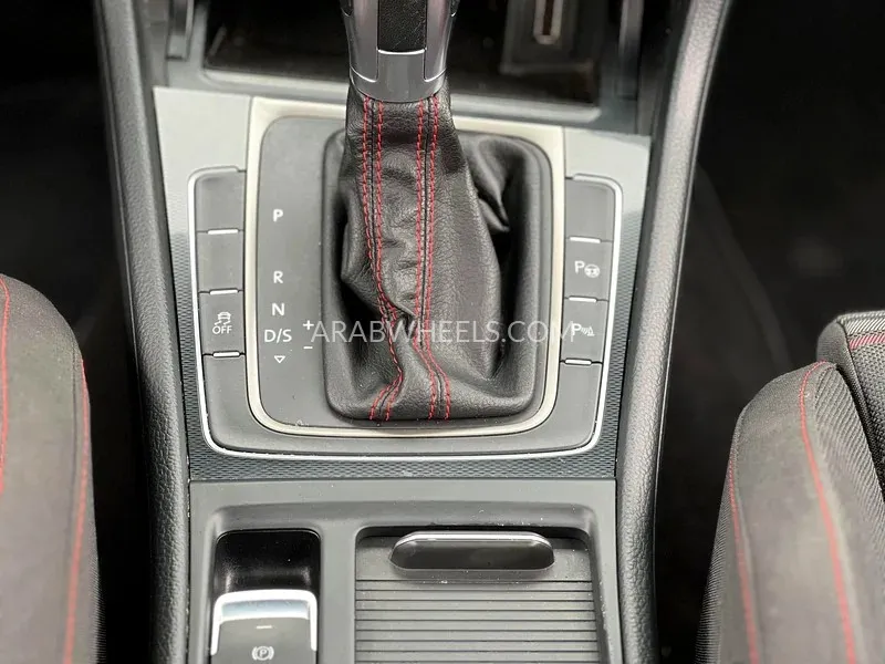 Volkswagen Golf GTI 2015 for Sale in Sharjah Image-17