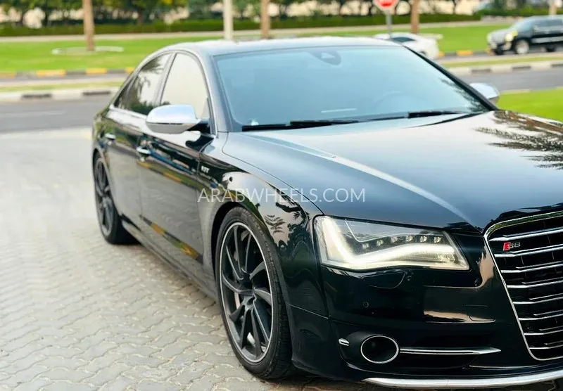 أودي إس 8 2014 for Sale in الشارقة Image-6