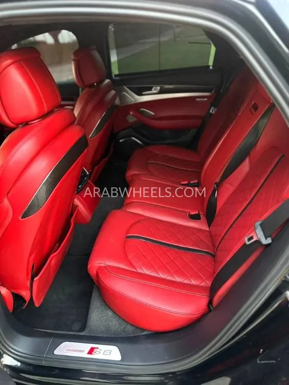 أودي إس 8 2014 for Sale in الشارقة Image-8