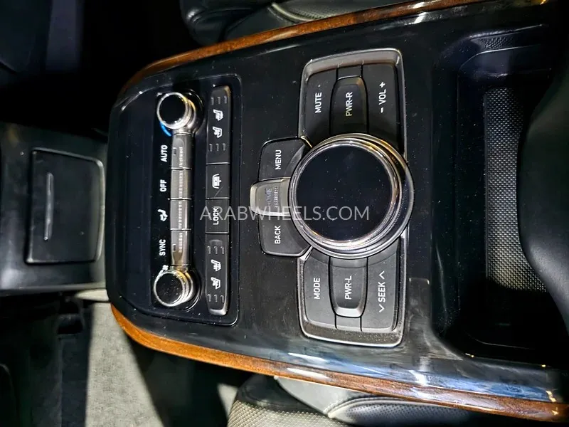 جينيسيس G90 2018 for Sale in عجمان Image-18