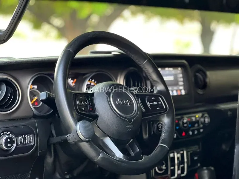 Jeep Wrangler 2018 for Sale in Sharjah Image-13