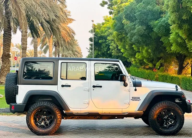 Jeep Wrangler 2016 for Sale in Sharjah Image-5